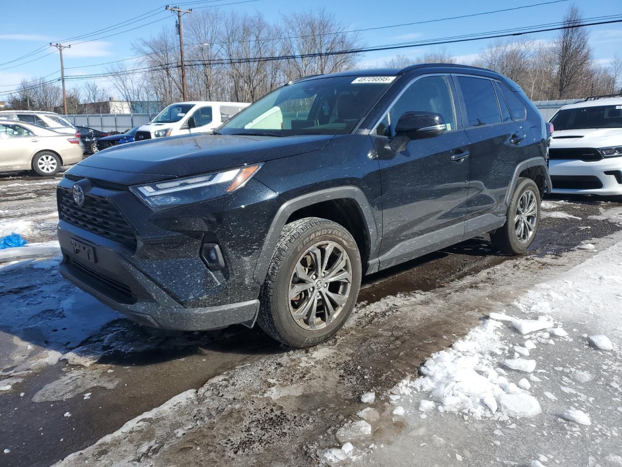 2022 TOYOTA RAV4 XLE P