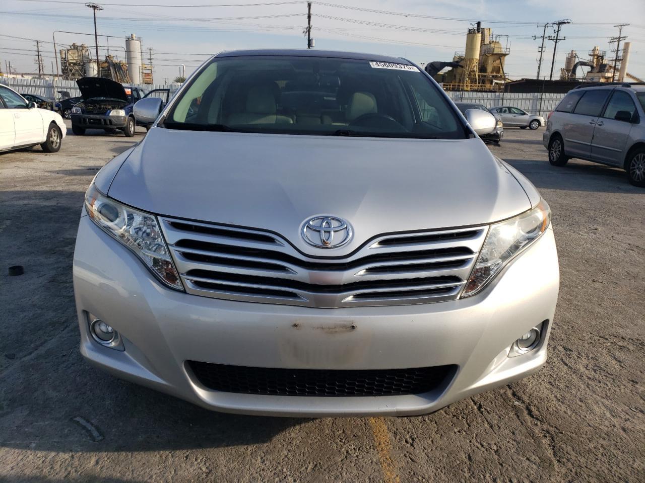 2011 TOYOTA VENZA - Фото 5