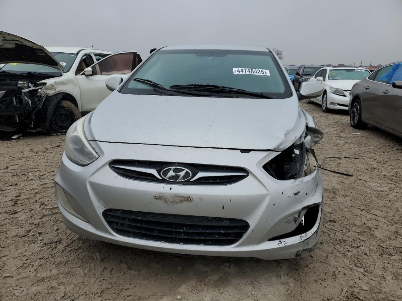 2014 HYUNDAI ACCENT GLS - Image 5