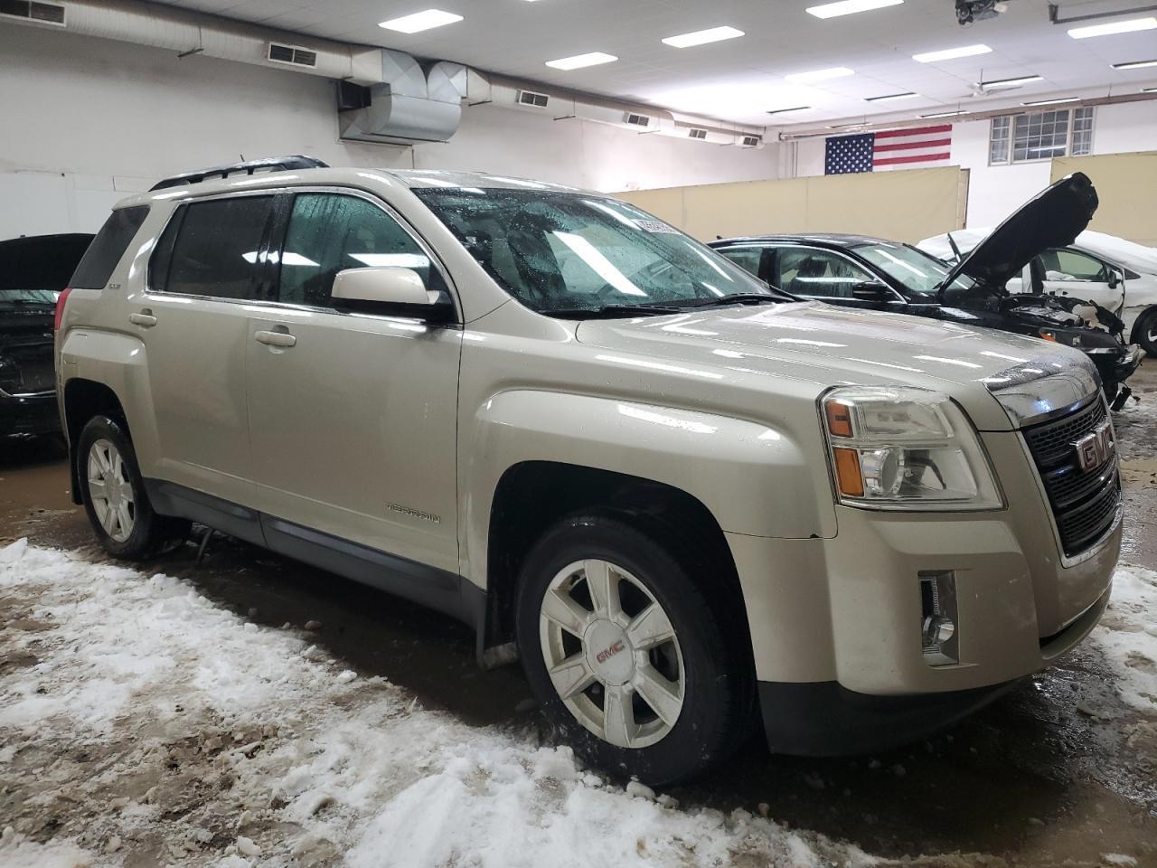 2013 GMC TERRAIN SL - Image 4