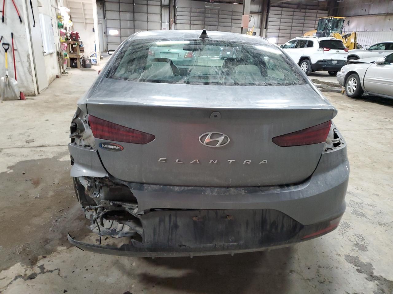 2019 HYUNDAI ELANTRA SE - Фото 6