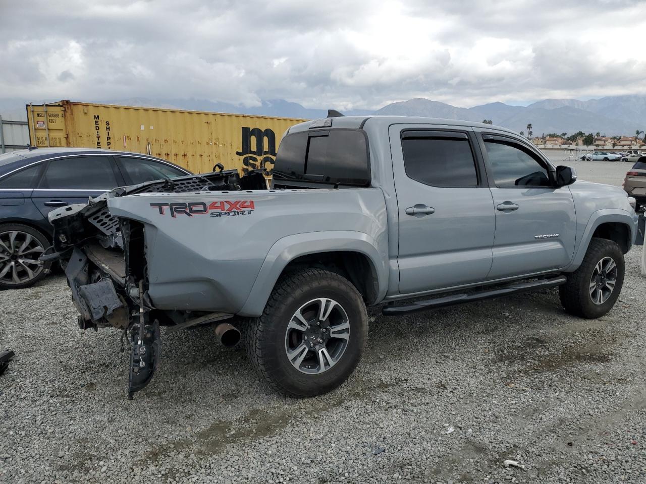 2019 TOYOTA TACOMA DOU - Фото 3