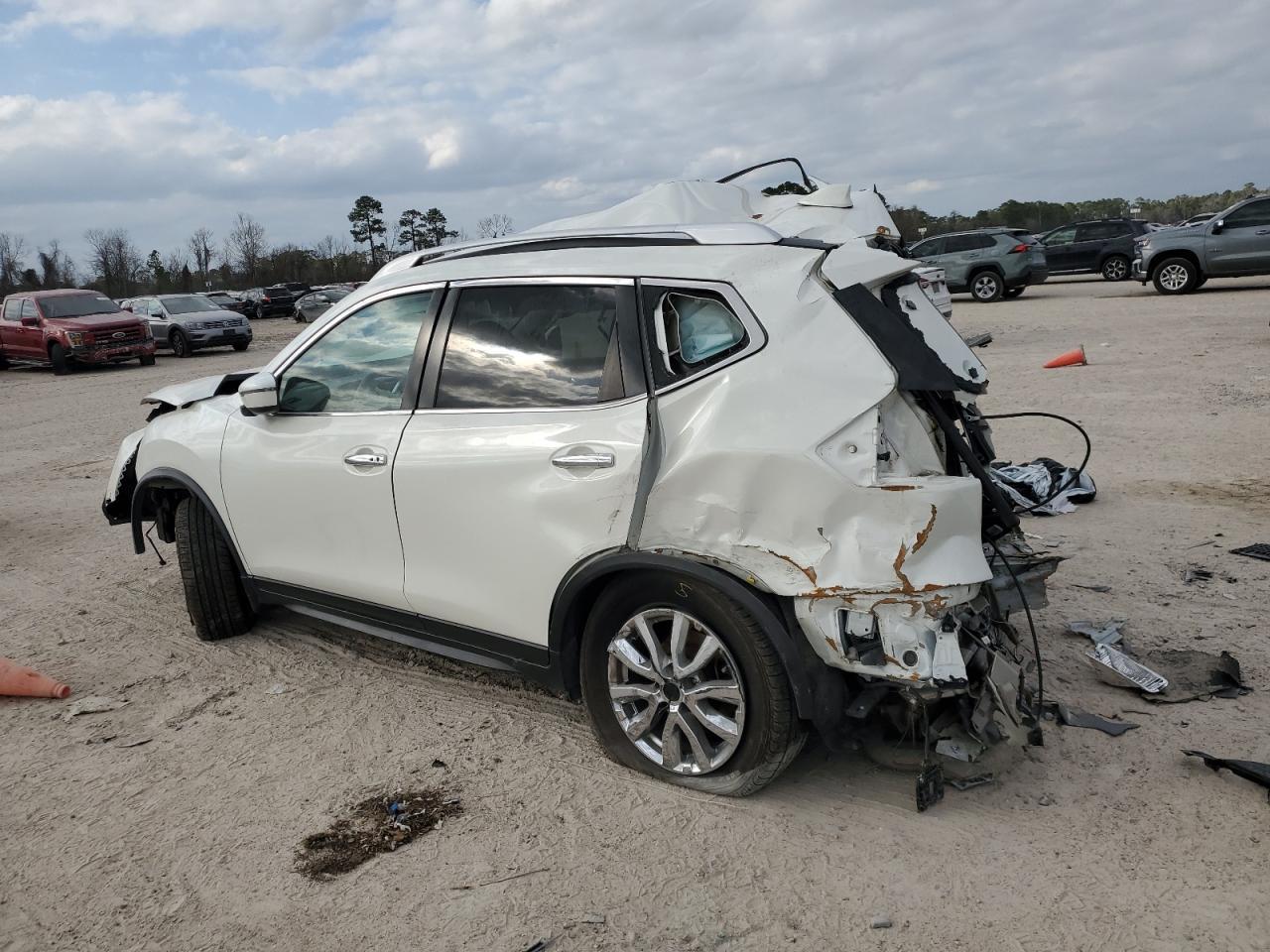 2018 NISSAN ROGUE S - Фото 2