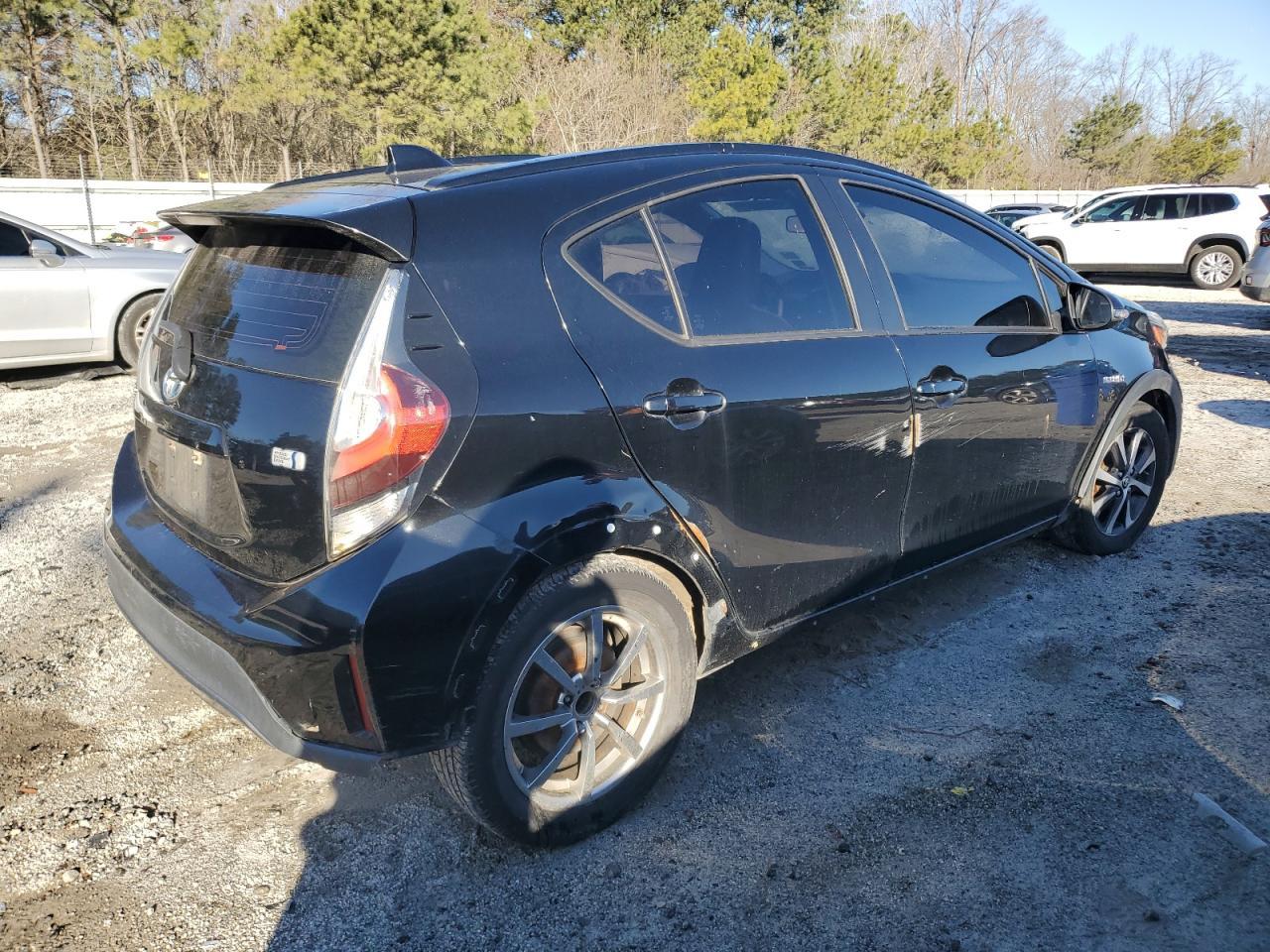 2018 TOYOTA PRIUS C - Image 3