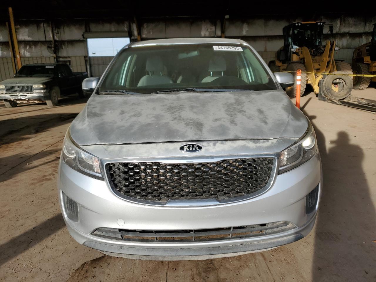 2017 KIA SEDONA LX - Фото 5