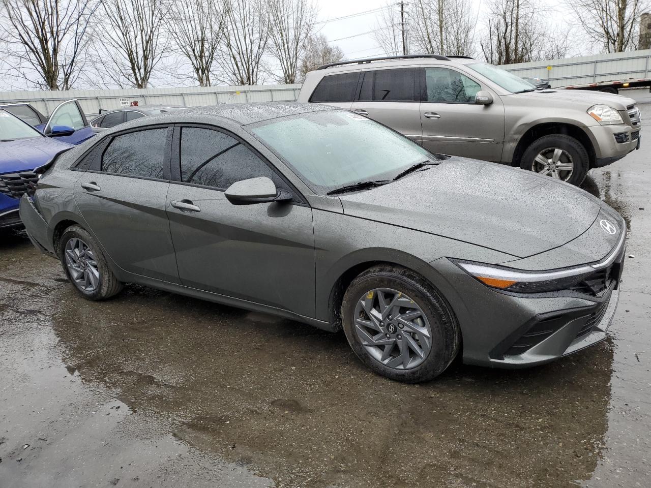 2024 HYUNDAI ELANTRA SE - Image 4