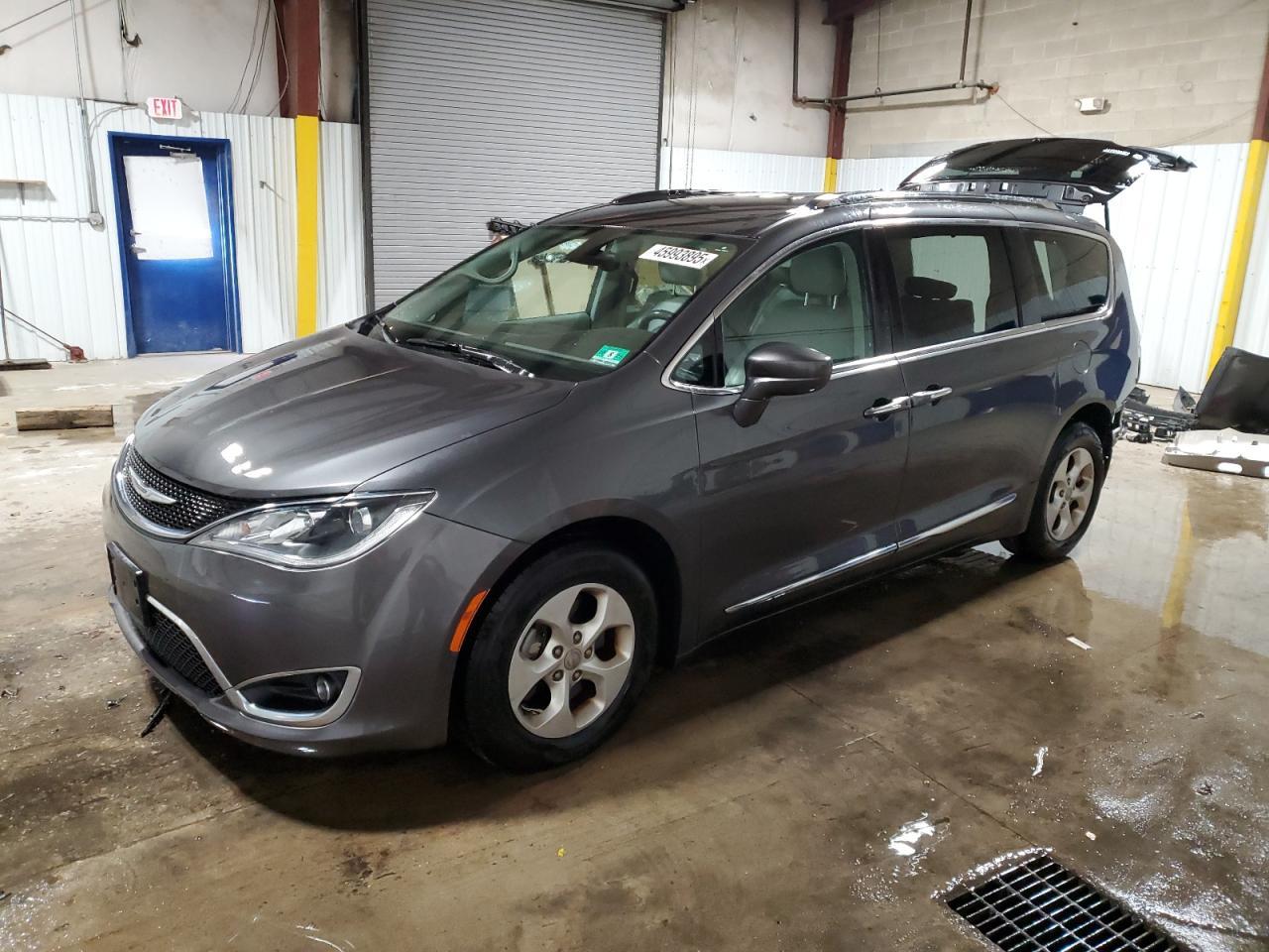2017 CHRYSLER PACIFICA T