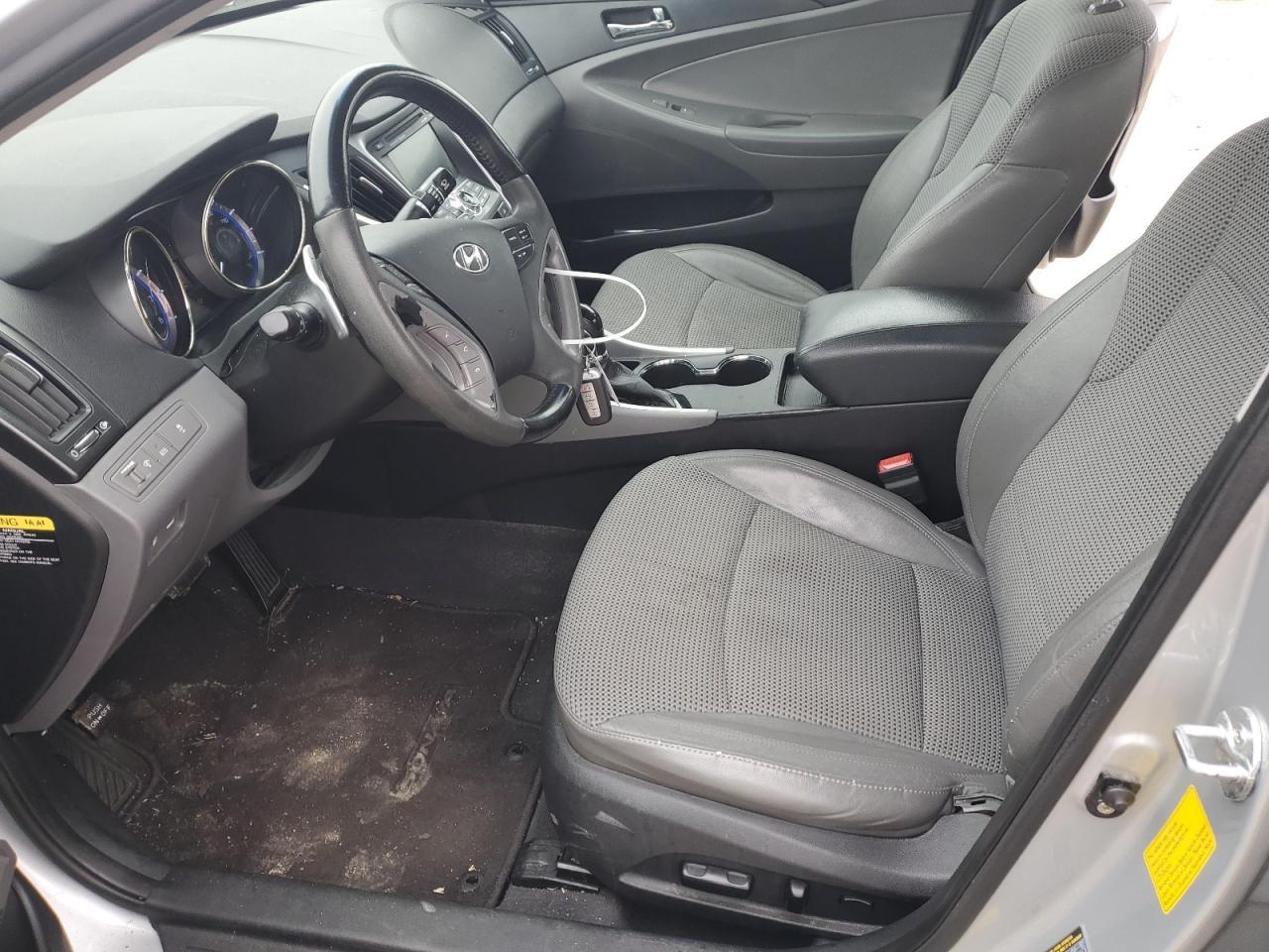 2011 HYUNDAI SONATA SE - Image 7