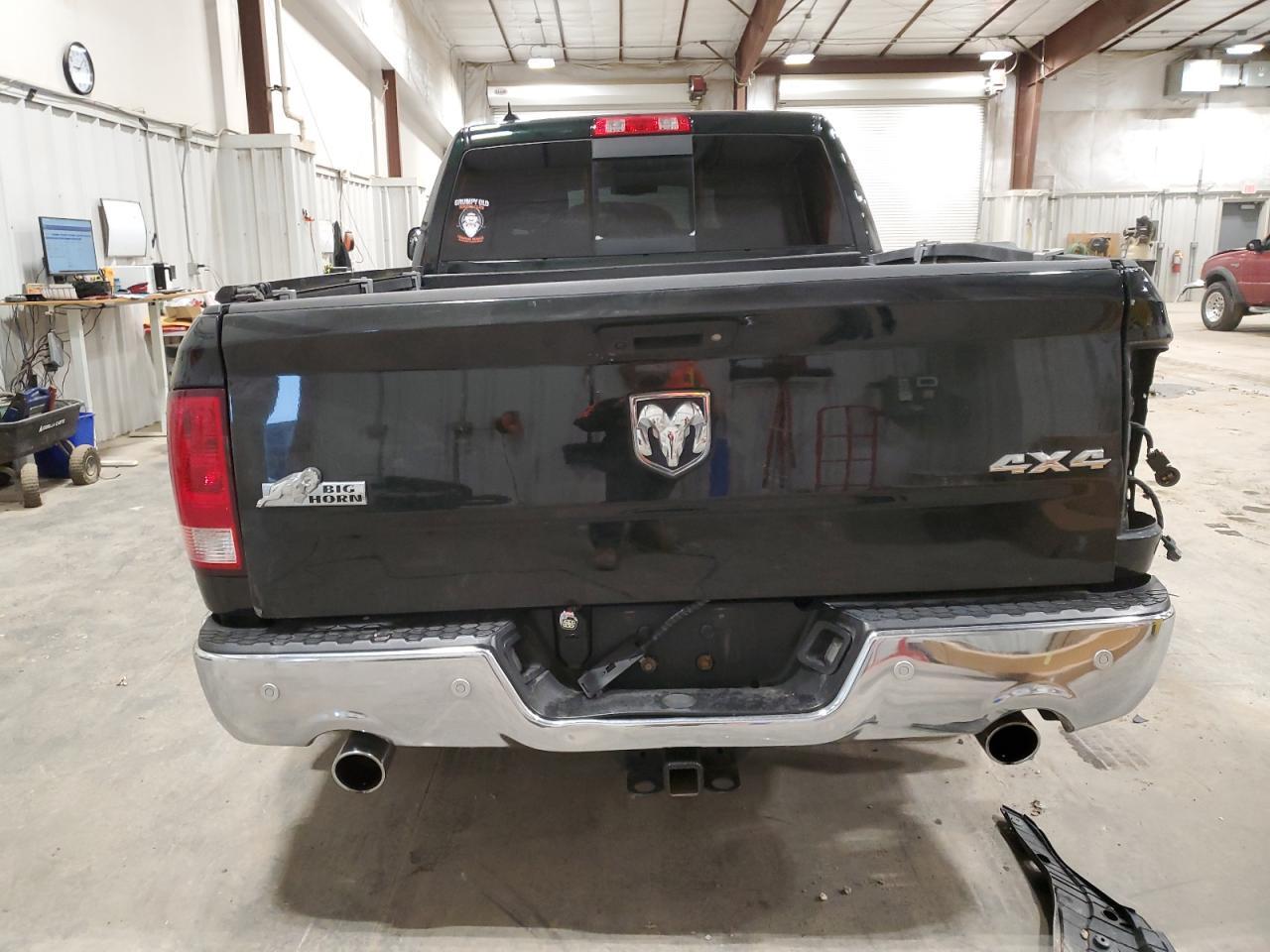 2017 RAM 1500 SLT - Image 6
