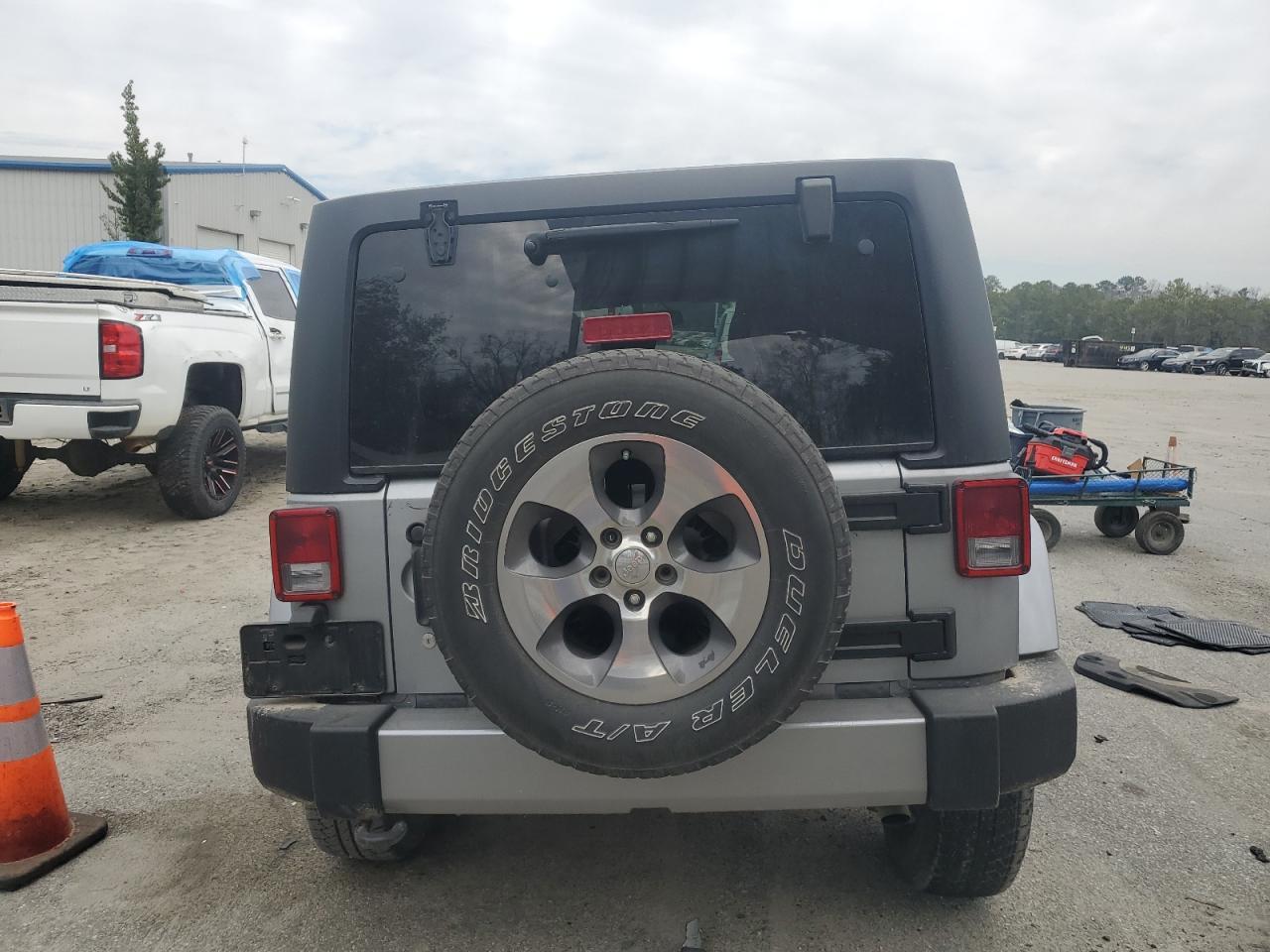 2017 JEEP WRANGLER U - Image 6