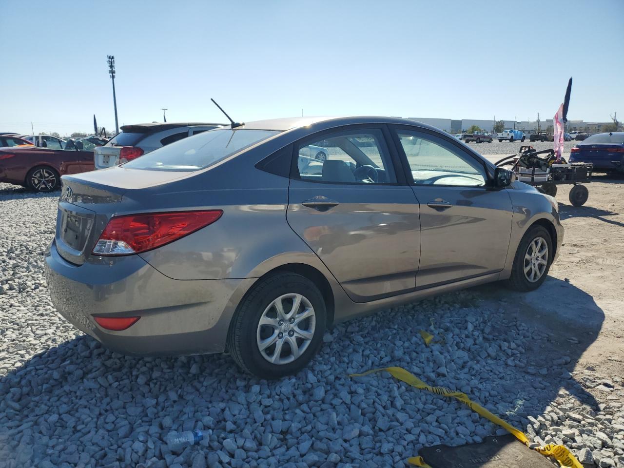 2012 HYUNDAI ACCENT GLS - Image 3