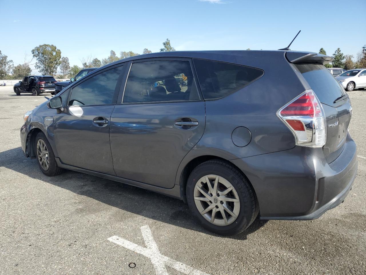2017 TOYOTA PRIUS V - Фото 2