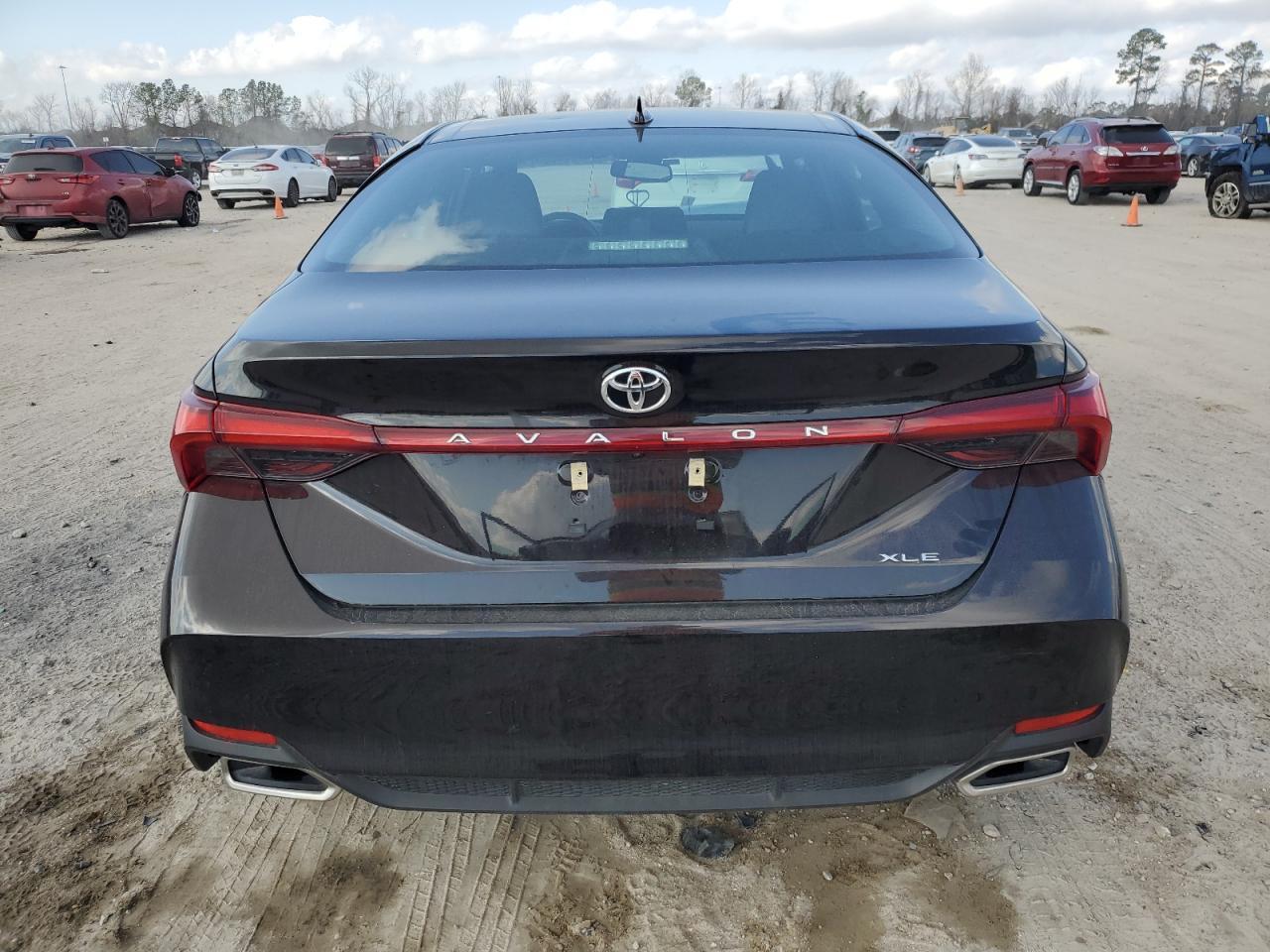 2022 TOYOTA AVALON XLE - Image 6