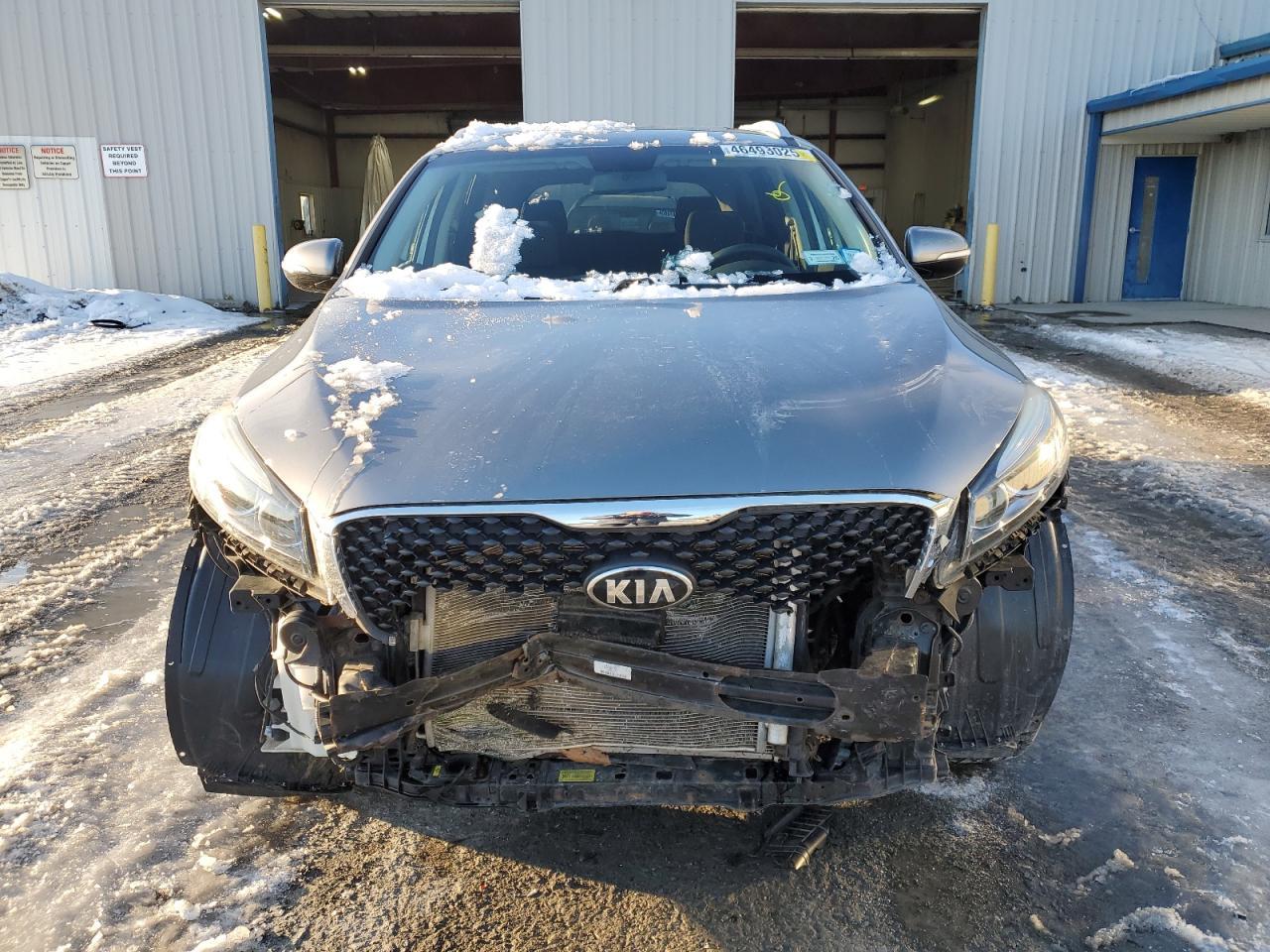 2017 KIA SORENTO LX - Image 5