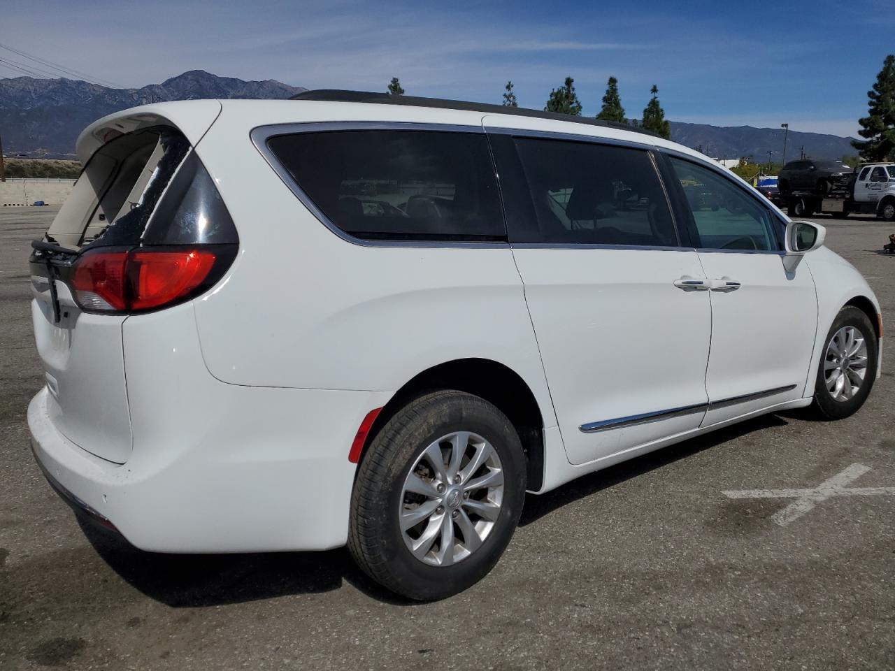 2017 CHRYSLER PACIFICA T - Image 3