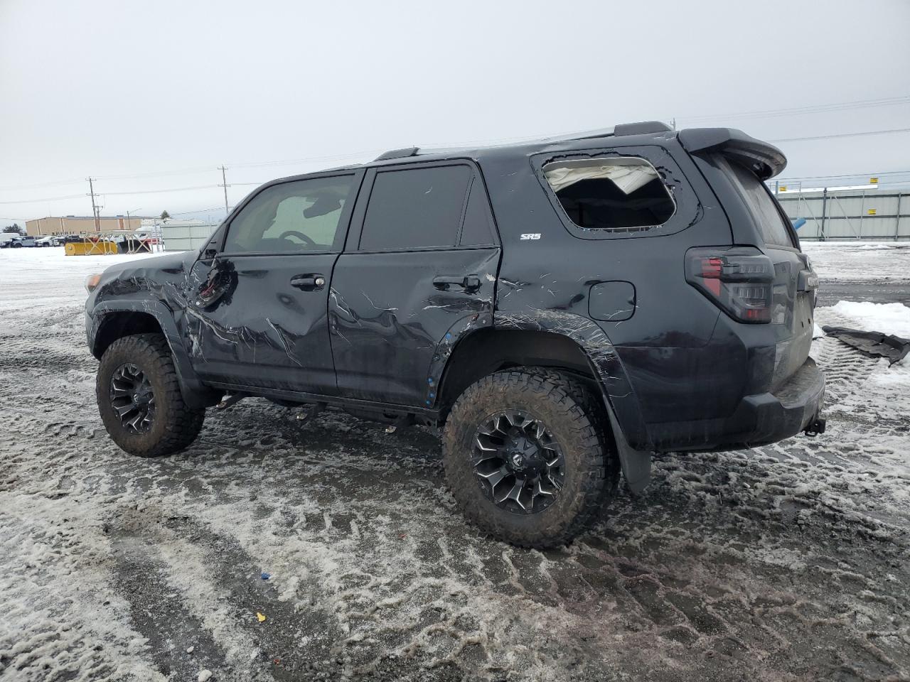 2022 TOYOTA 4RUNNER SR - Image 2