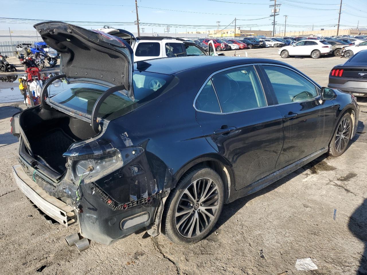 2020 TOYOTA CAMRY SE - Image 3