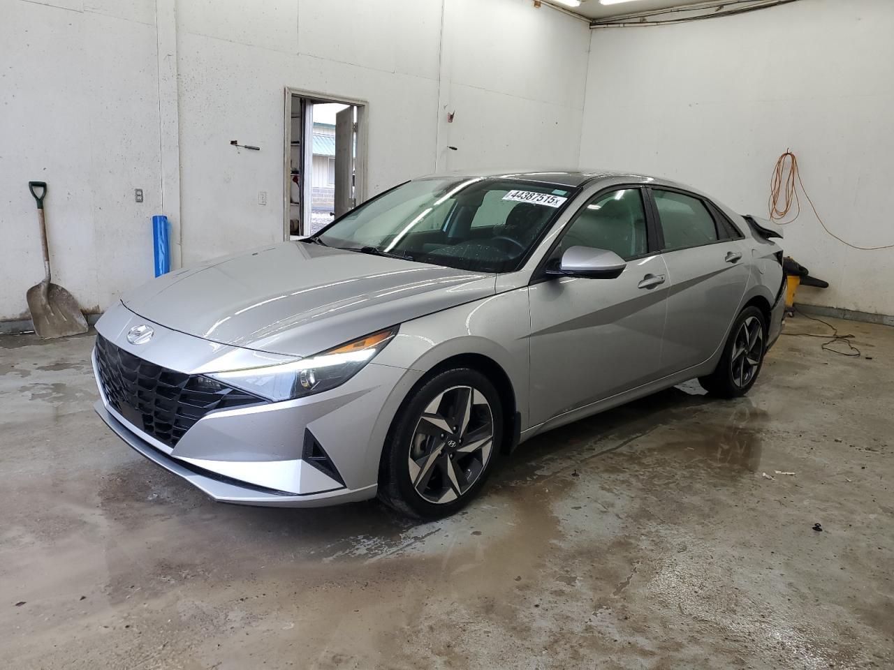 2023 HYUNDAI ELANTRA SE