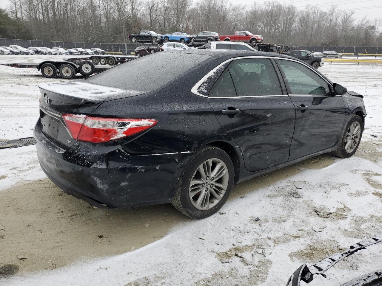 2016 TOYOTA CAMRY LE - Фото 3