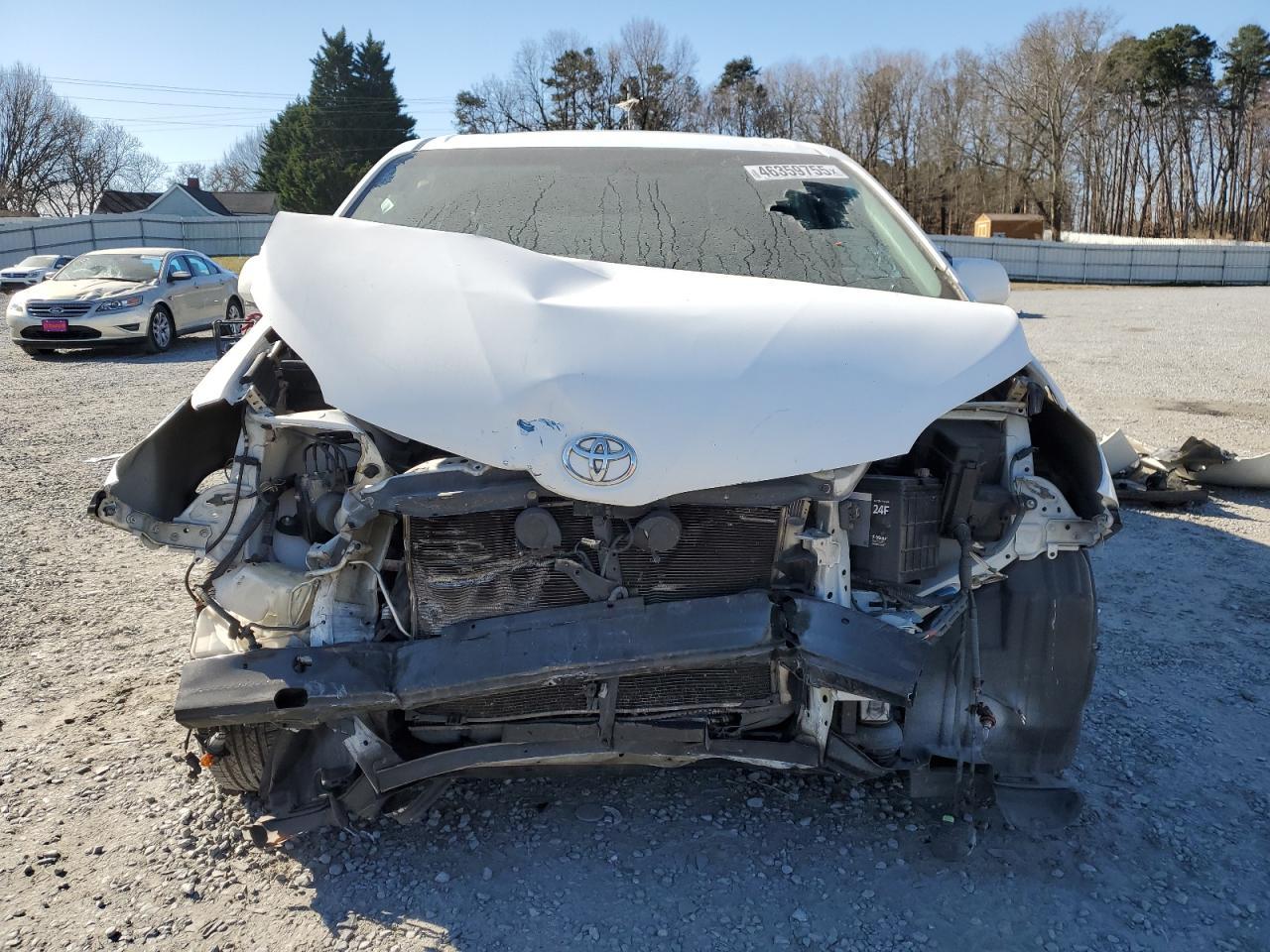 2011 TOYOTA SIENNA XLE - Фото 5