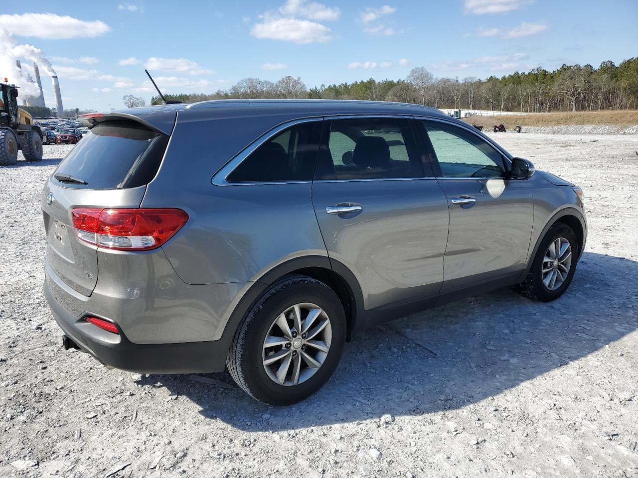 2017 KIA SORENTO LX - Image 3