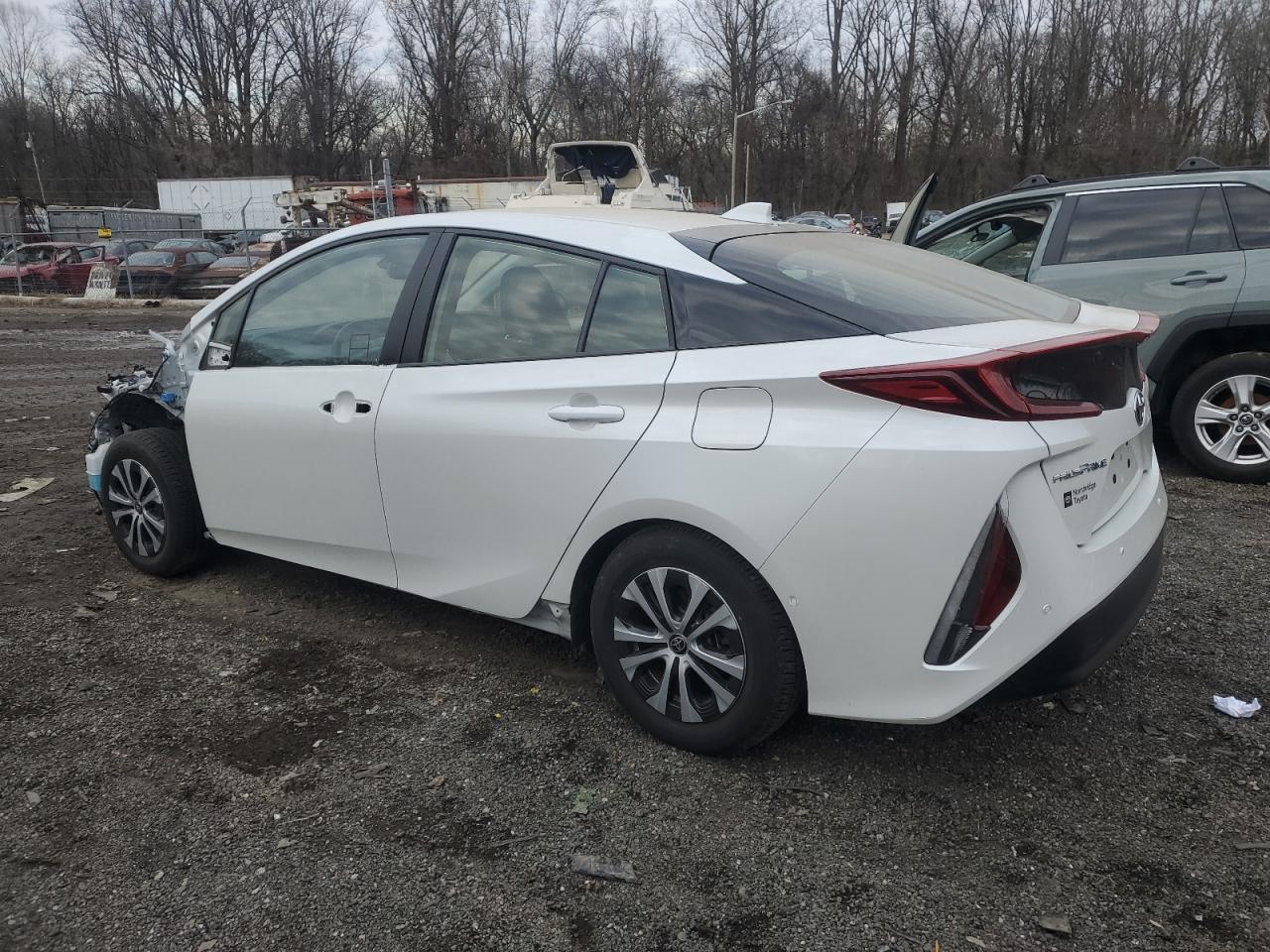 2022 TOYOTA PRIUS PRIM - Фото 2