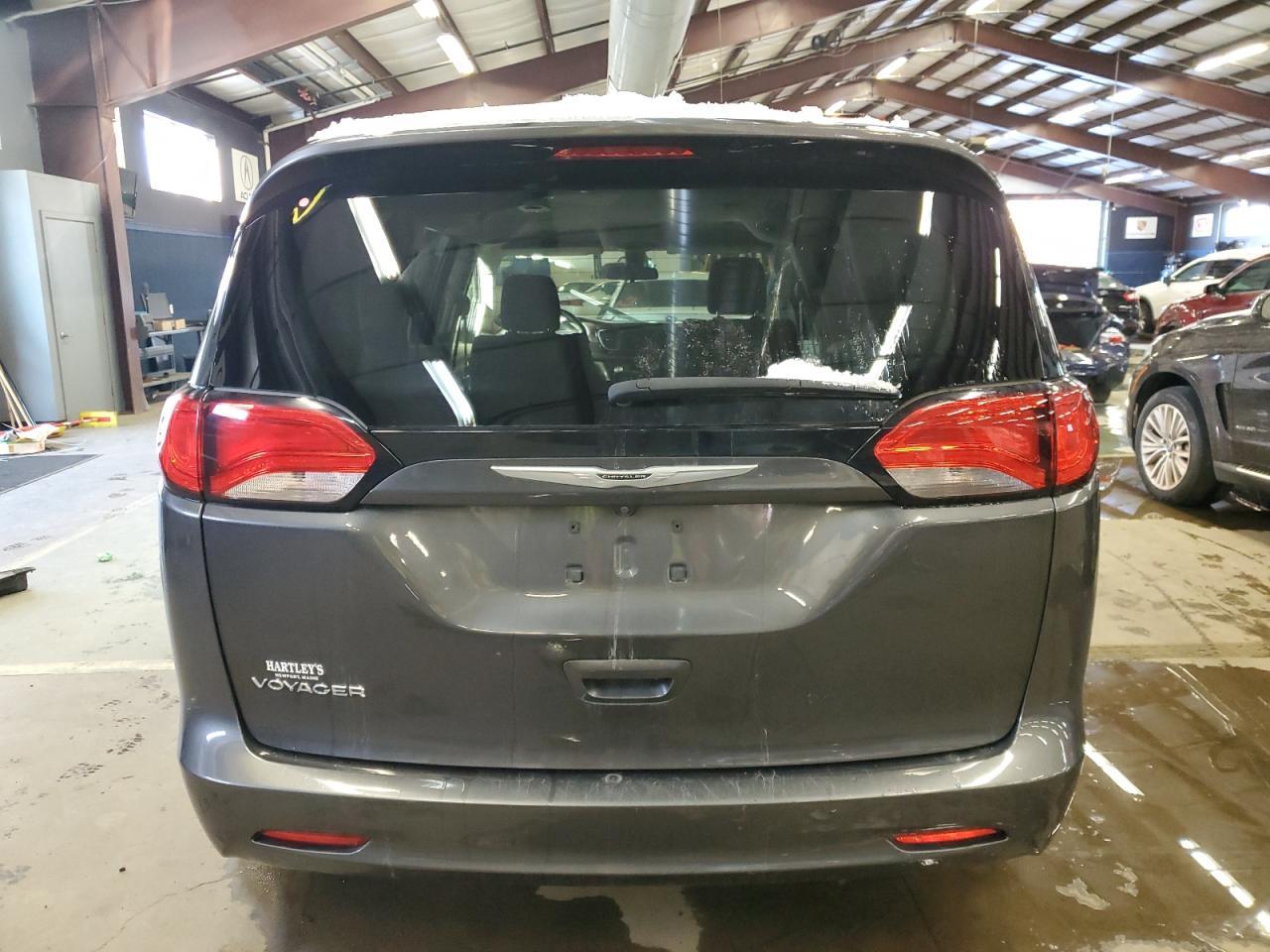 2022 CHRYSLER VOYAGER LX - Фото 6