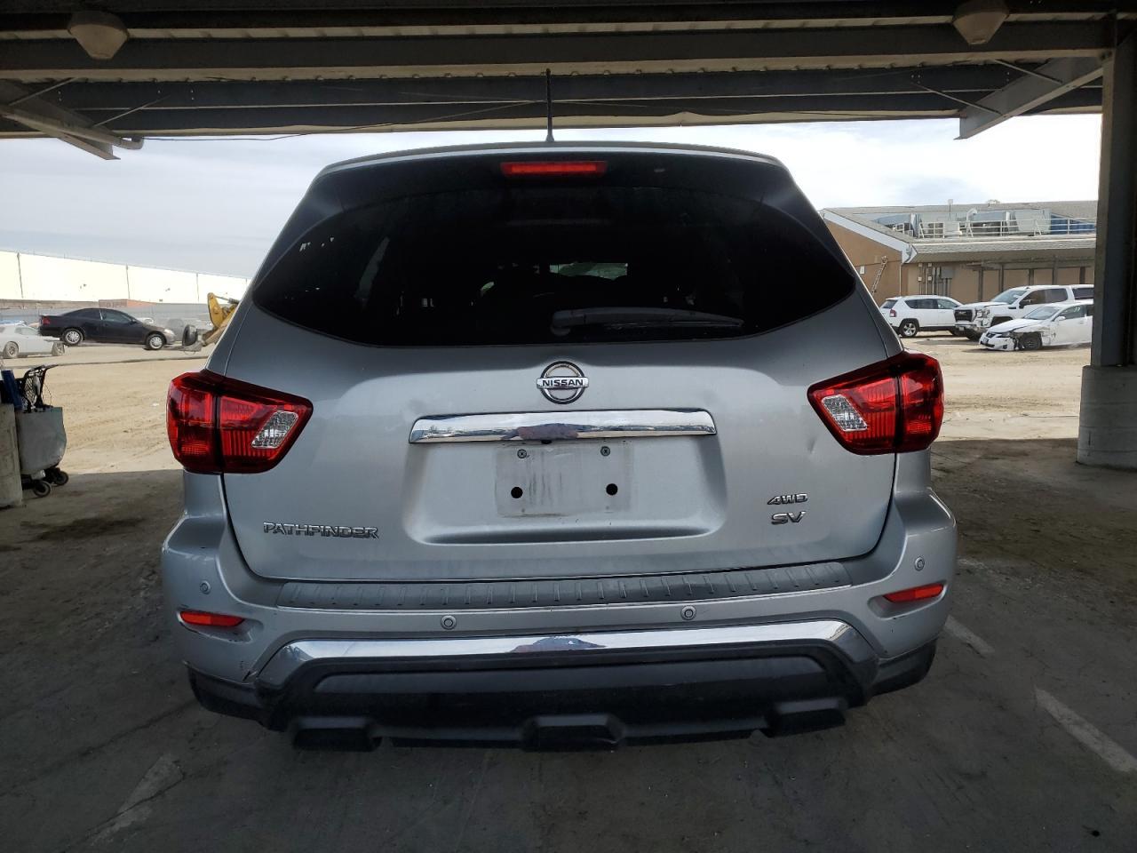 2017 NISSAN PATHFINDER - Фото 6