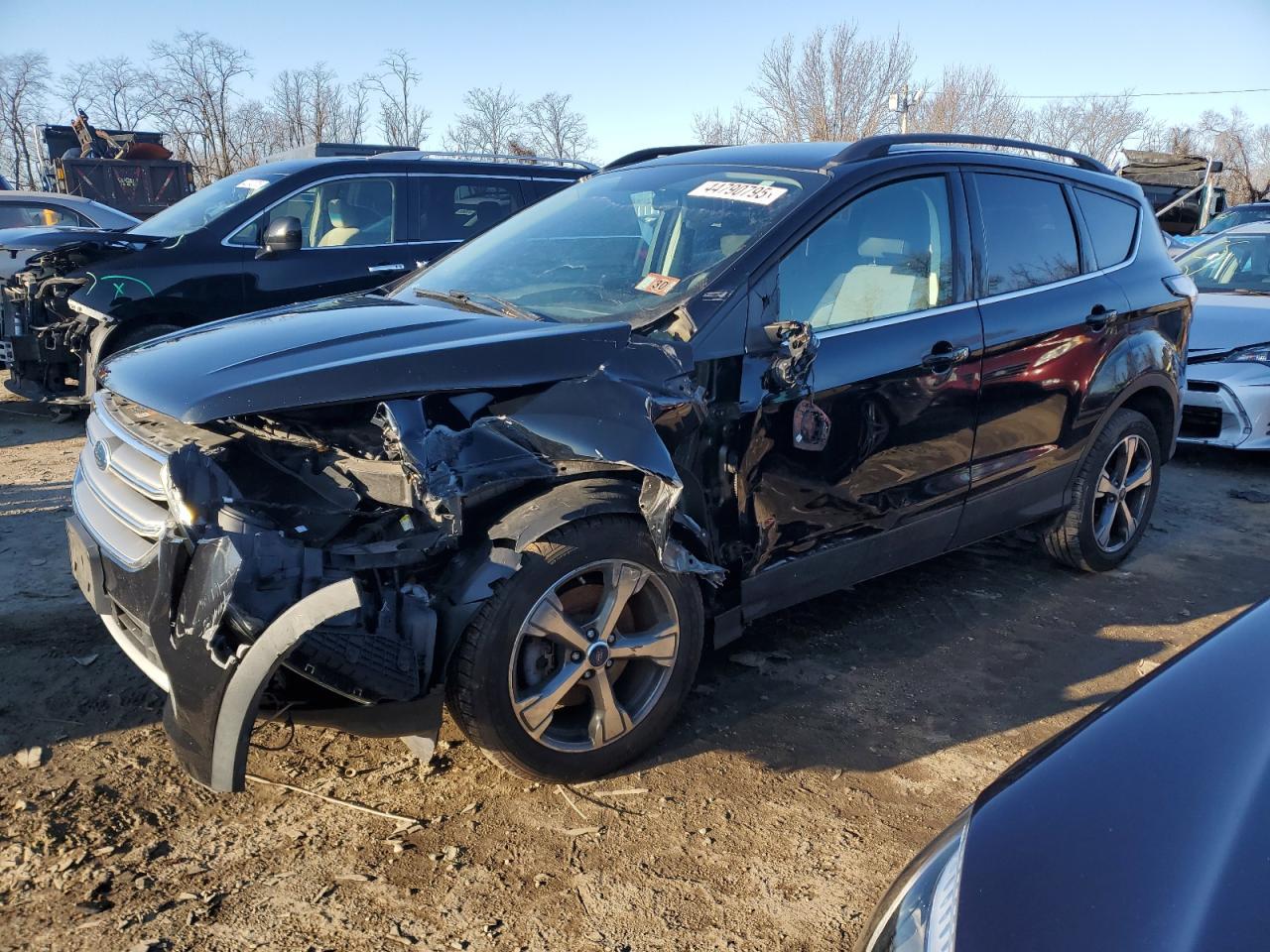 2017 FORD ESCAPE SE