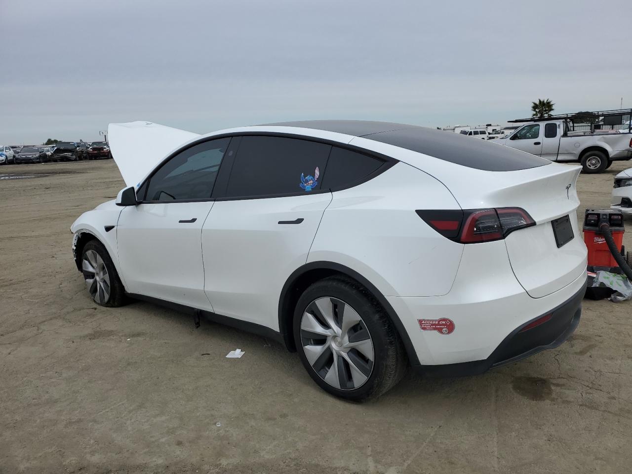 2024 TESLA MODEL Y - Image 2