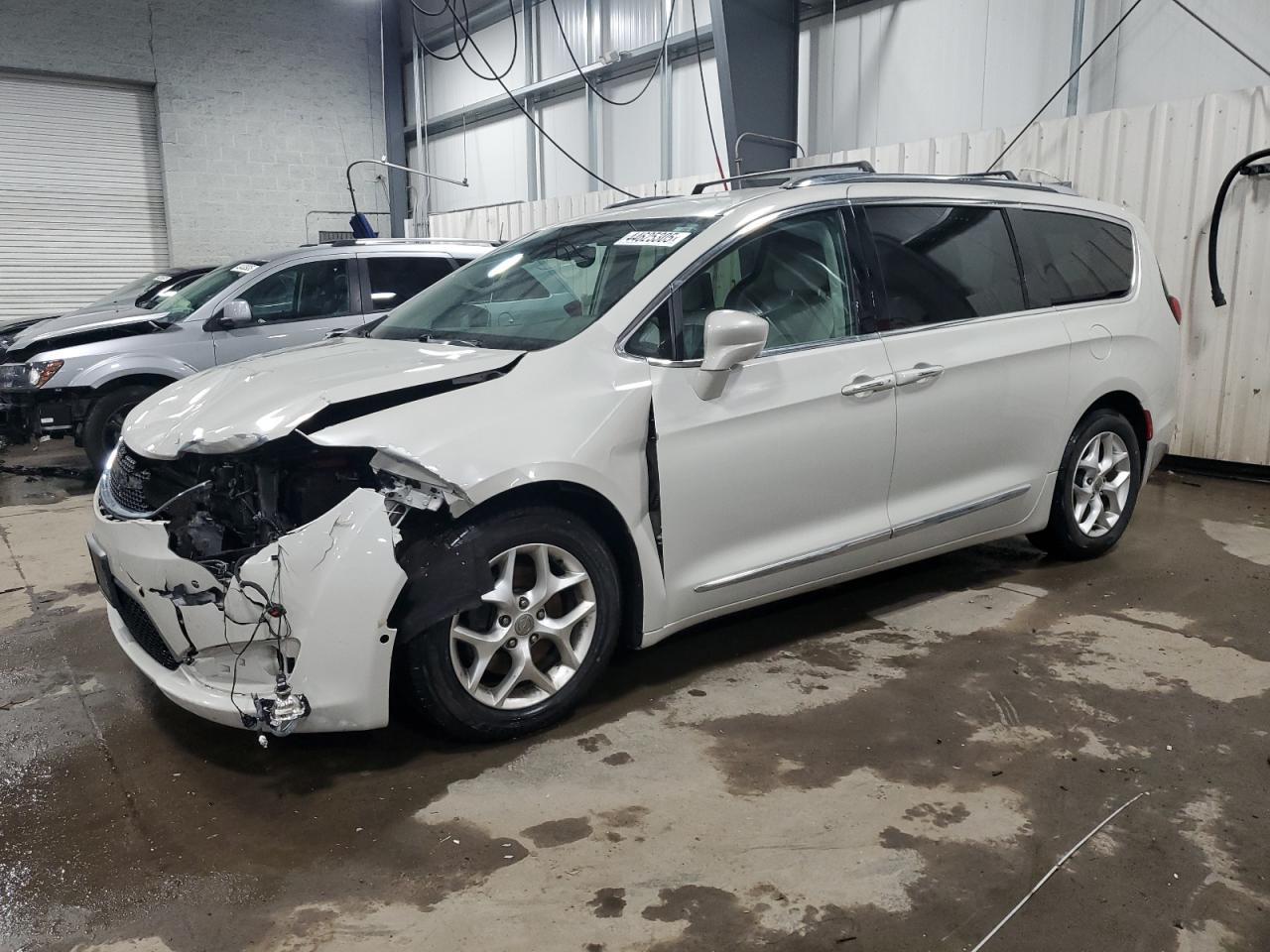 2017 CHRYSLER PACIFICA T