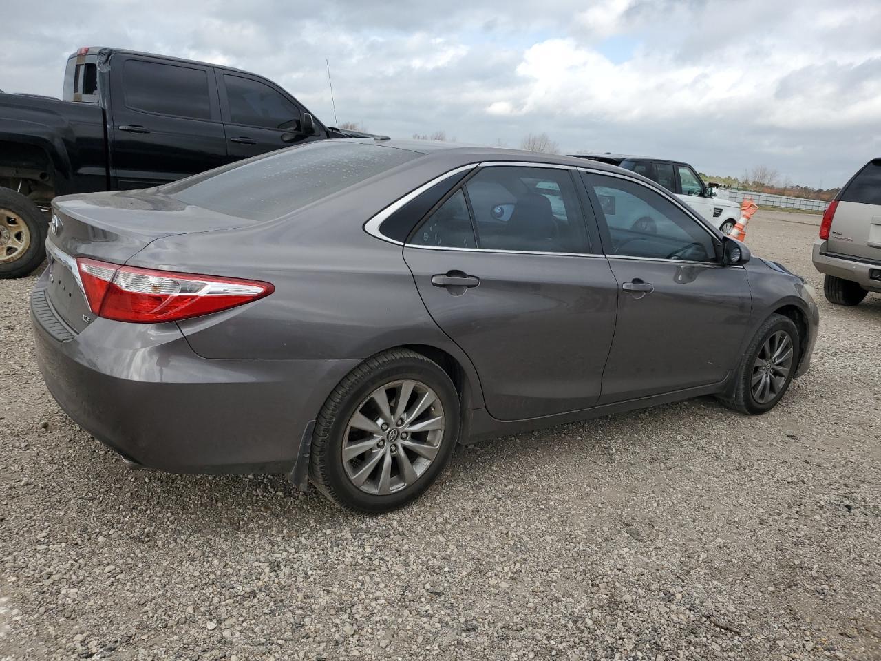 2016 TOYOTA CAMRY LE - Фото 3