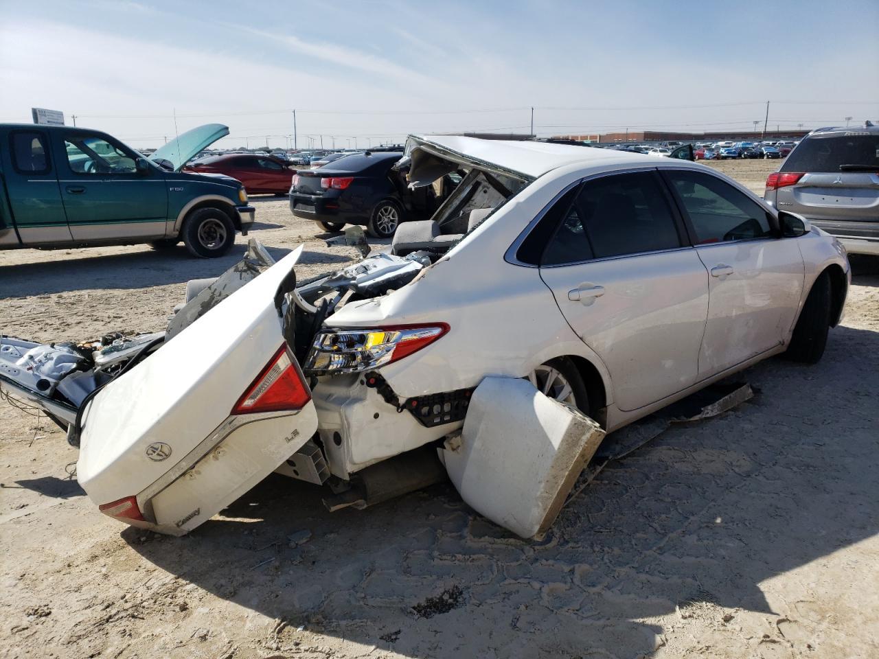 2017 TOYOTA CAMRY LE - Image 3