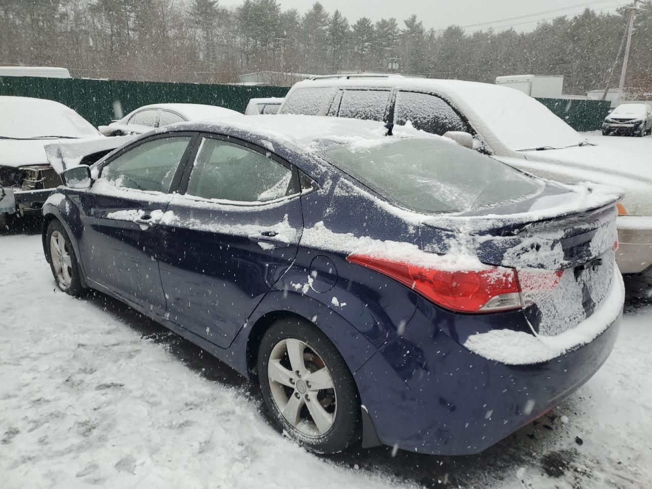2013 HYUNDAI ELANTRA GL - Image 2