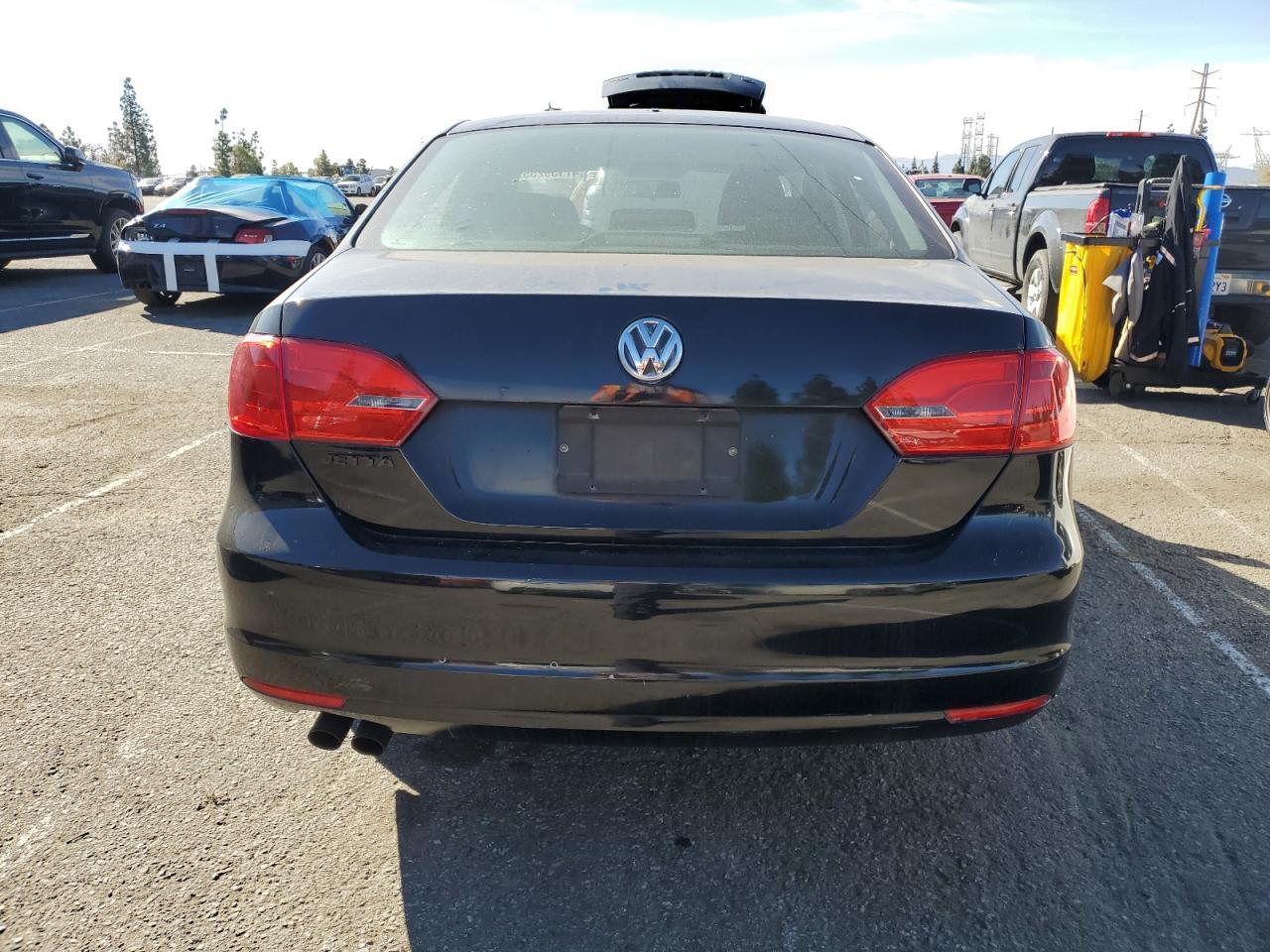2013 VOLKSWAGEN JETTA BASE - Image 6