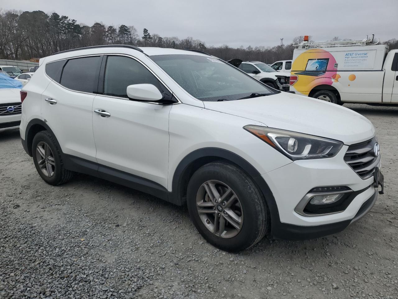 2017 HYUNDAI SANTA FE S - Image 4