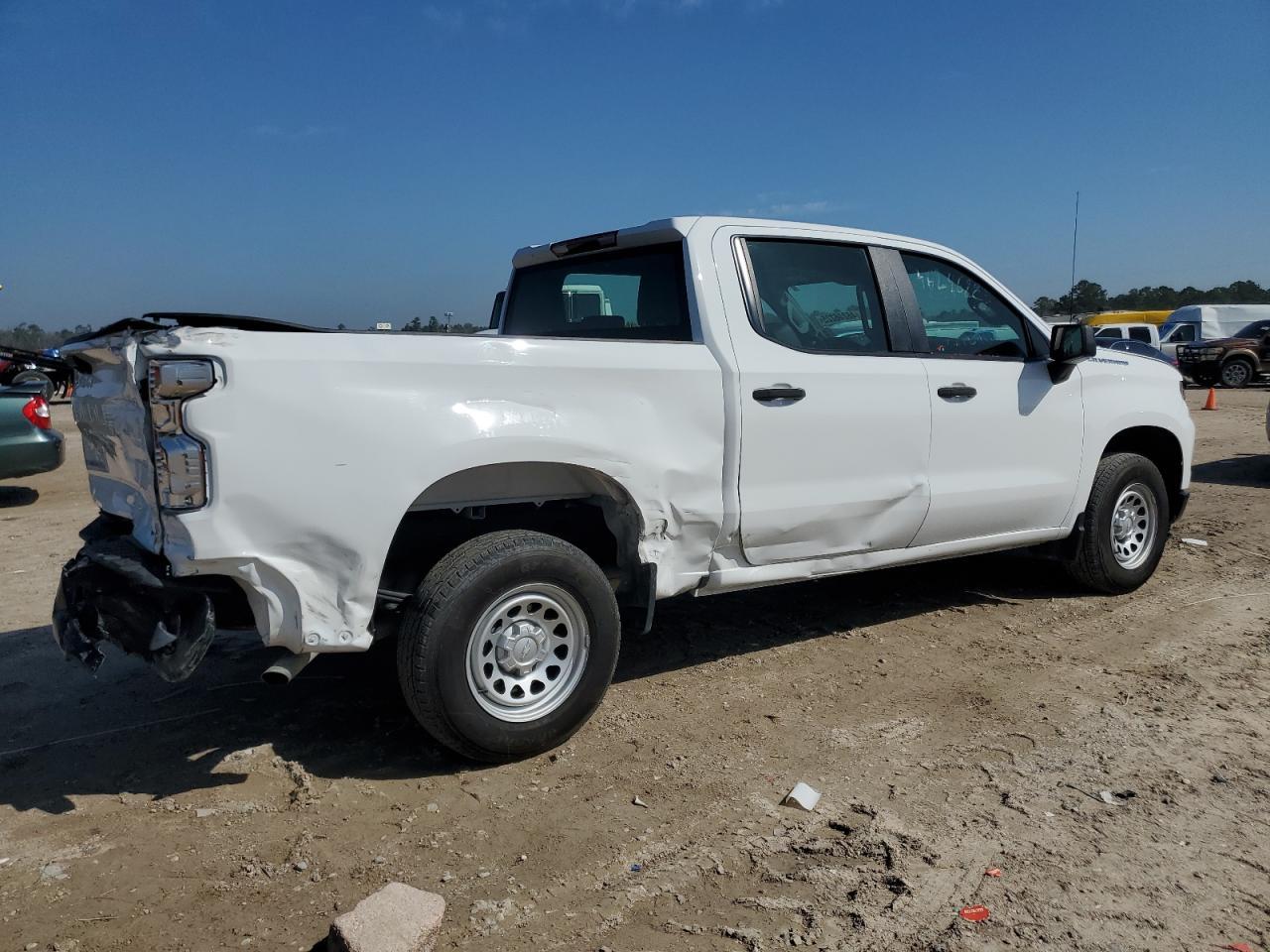 2023 CHEVROLET SILVERADO - Фото 3