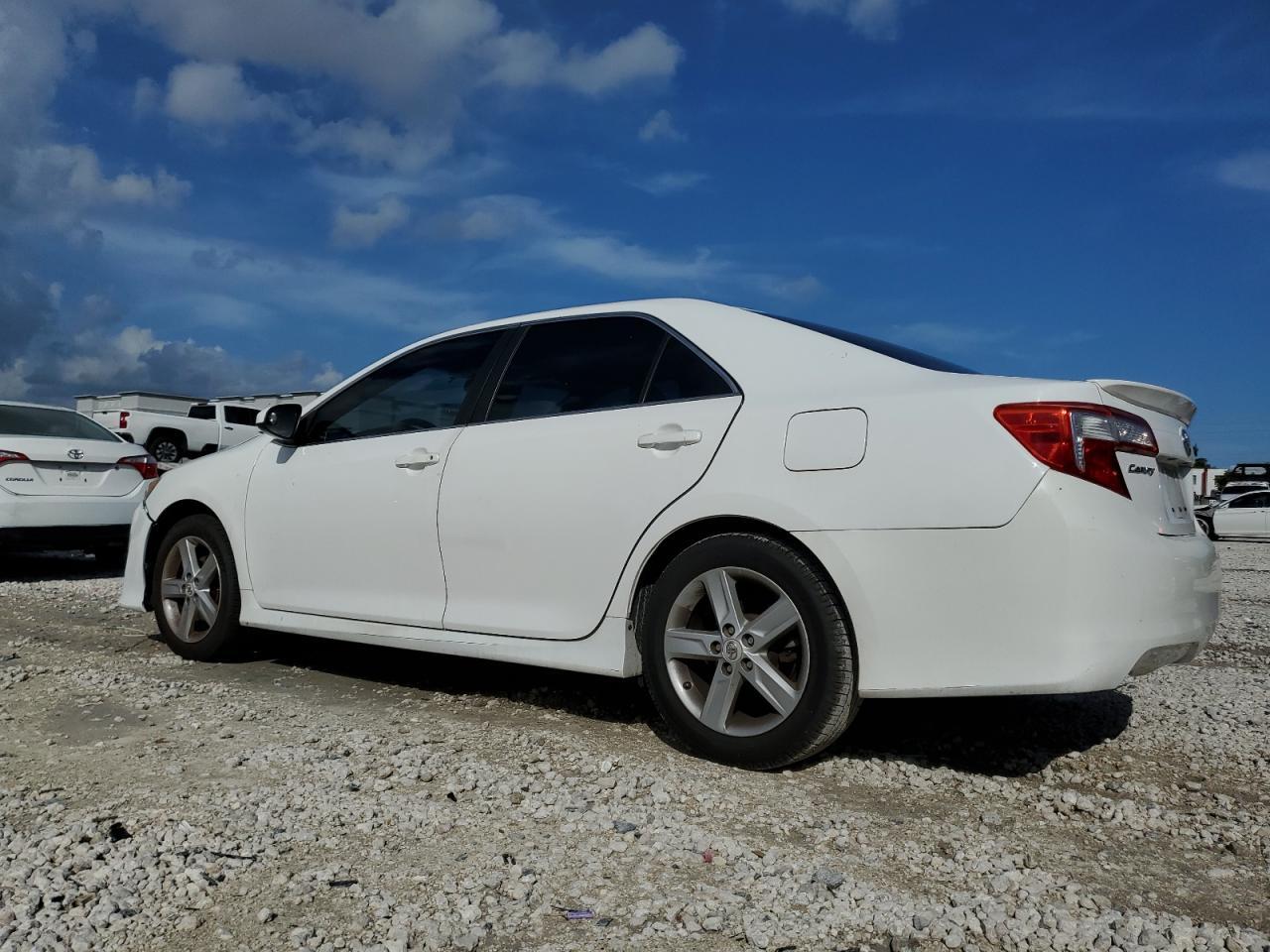 2012 TOYOTA CAMRY BASE - Фото 2