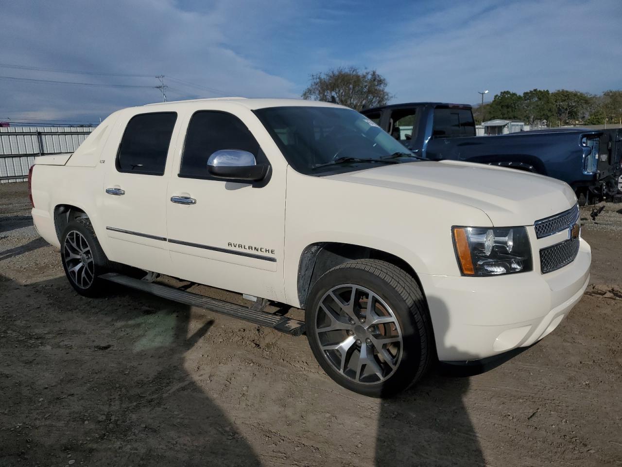 2012 CHEVROLET AVALANCHE - Фото 4
