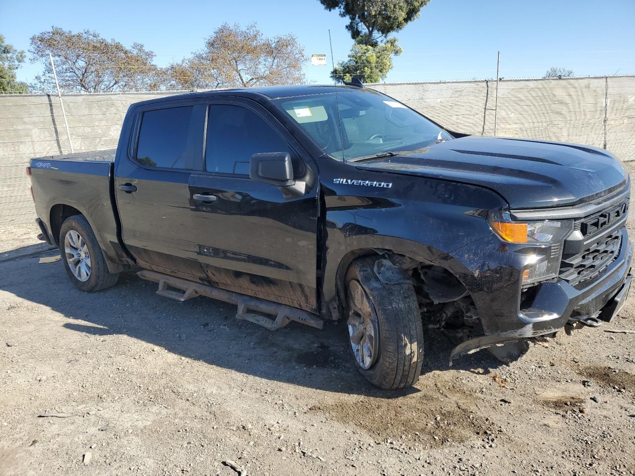 2023 CHEVROLET SILVERADO - Фото 4