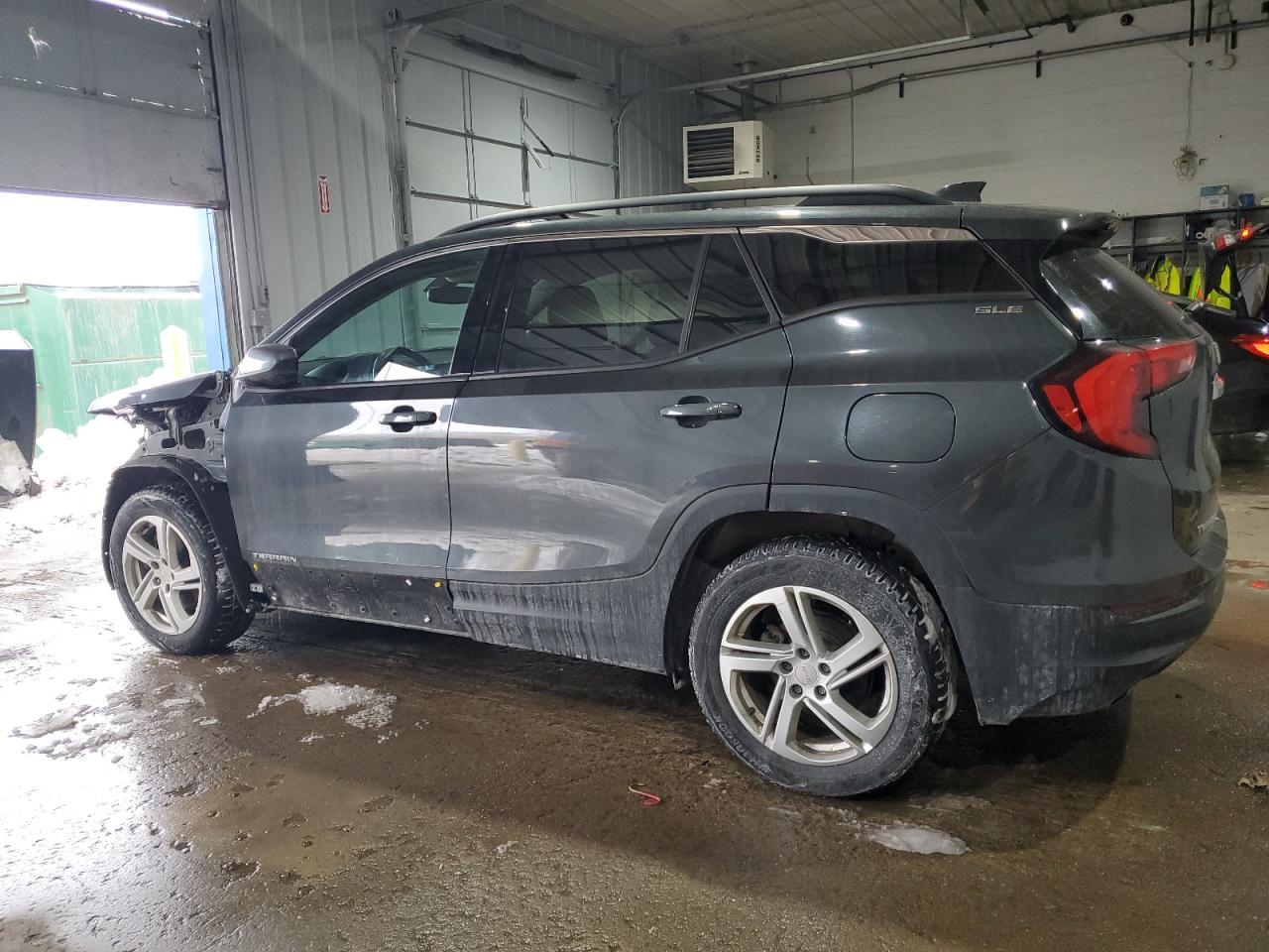 2018 GMC TERRAIN SL - Image 2