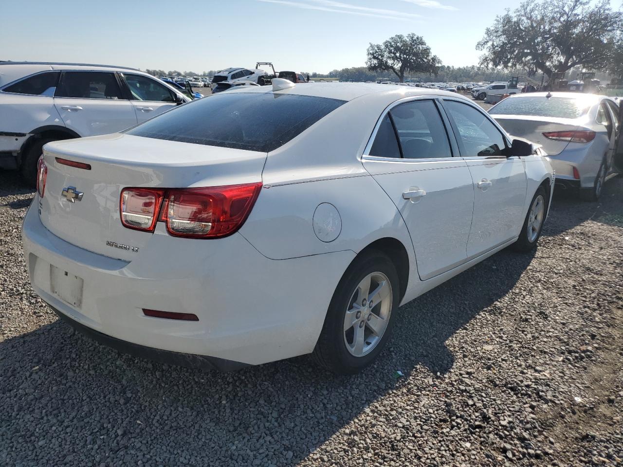 2015 CHEVROLET MALIBU 1LT - Image 3