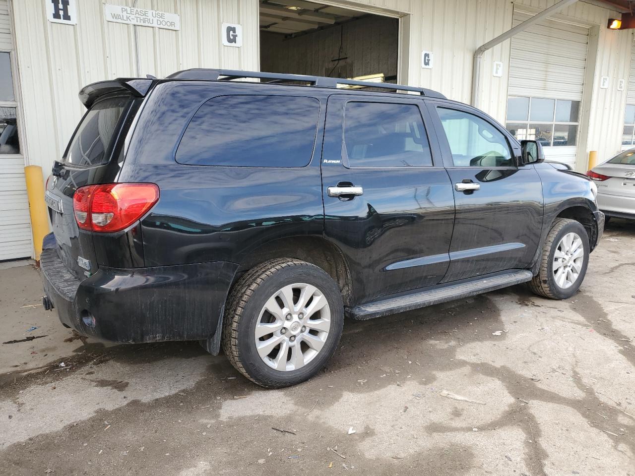 2014 TOYOTA SEQUOIA PL - Image 3