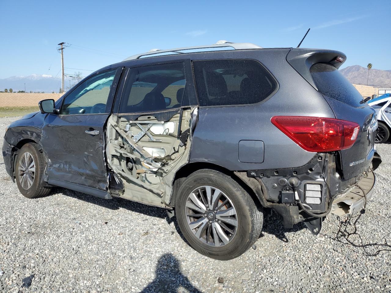 2017 NISSAN PATHFINDER - Image 2