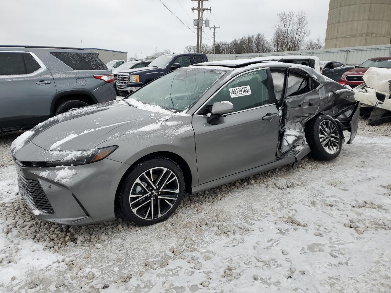 2025 TOYOTA CAMRY XSE