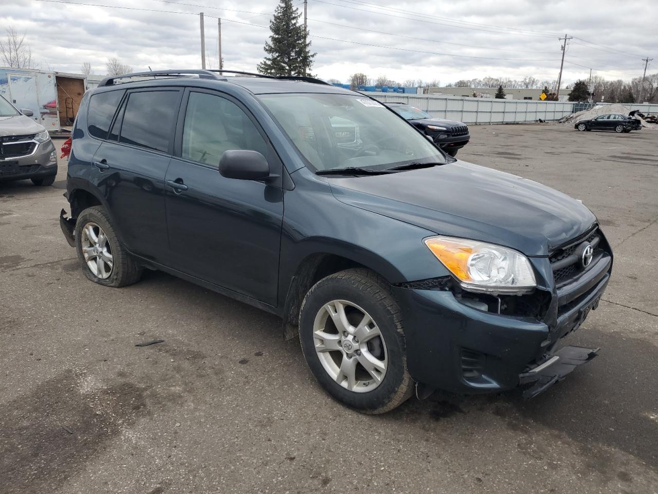 2011 TOYOTA RAV4 - Image 4