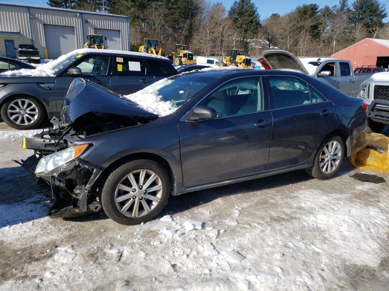 2014 TOYOTA CAMRY L