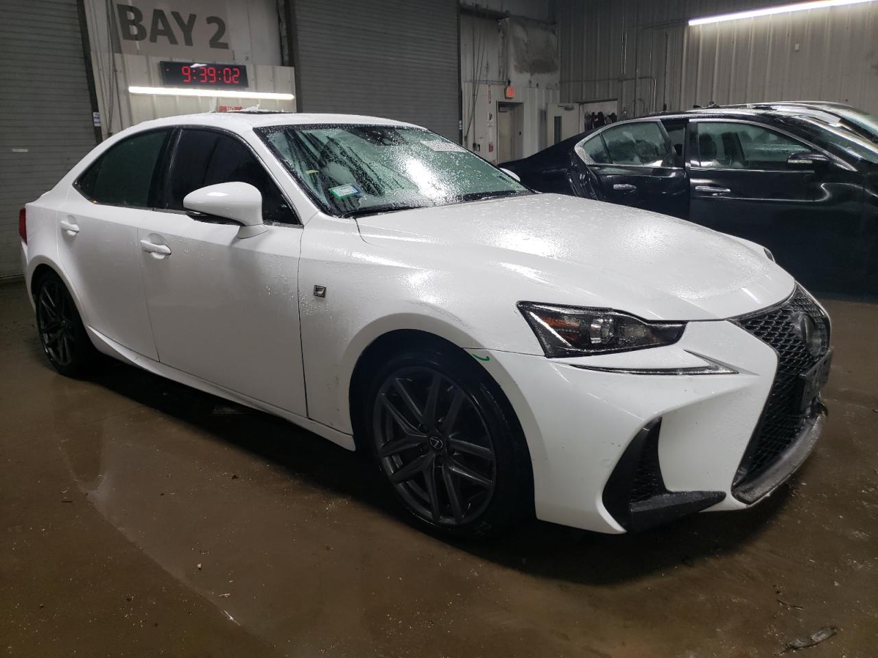 2019 LEXUS IS 300 - Фото 4