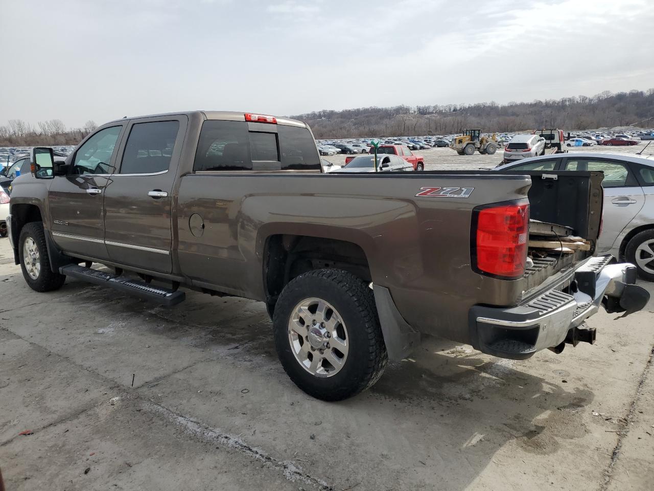 2015 CHEVROLET SILVERADO - Image 2