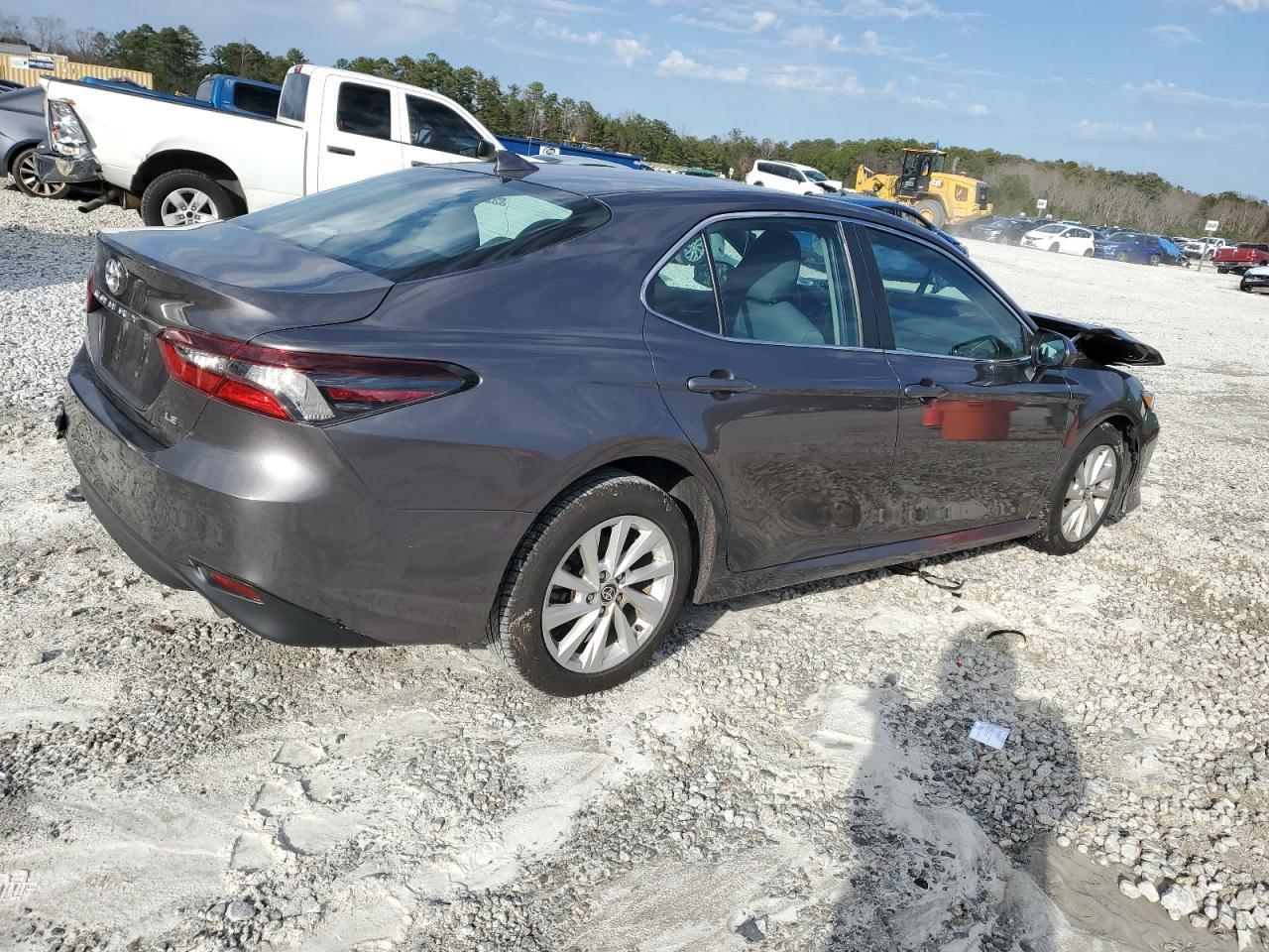 2023 TOYOTA CAMRY LE - Фото 3